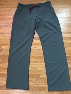 Figs Women's Figs Livingston scrub pants- medium tall